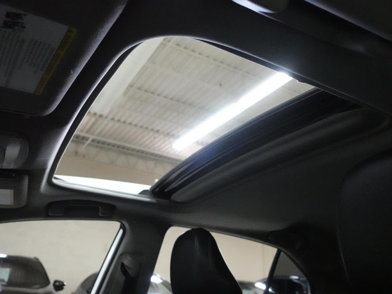 2020 Toyota Camry SE UPGRADE | Leather | Sunroof | LaneDep | CarPlay