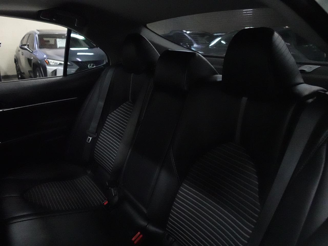 2020 Toyota Camry SE UPGRADE | Leather | Sunroof | LaneDep | CarPlay