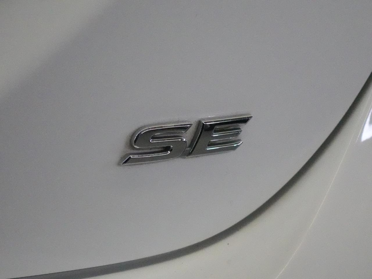 2020 Toyota Camry SE UPGRADE | Leather | Sunroof | LaneDep | CarPlay