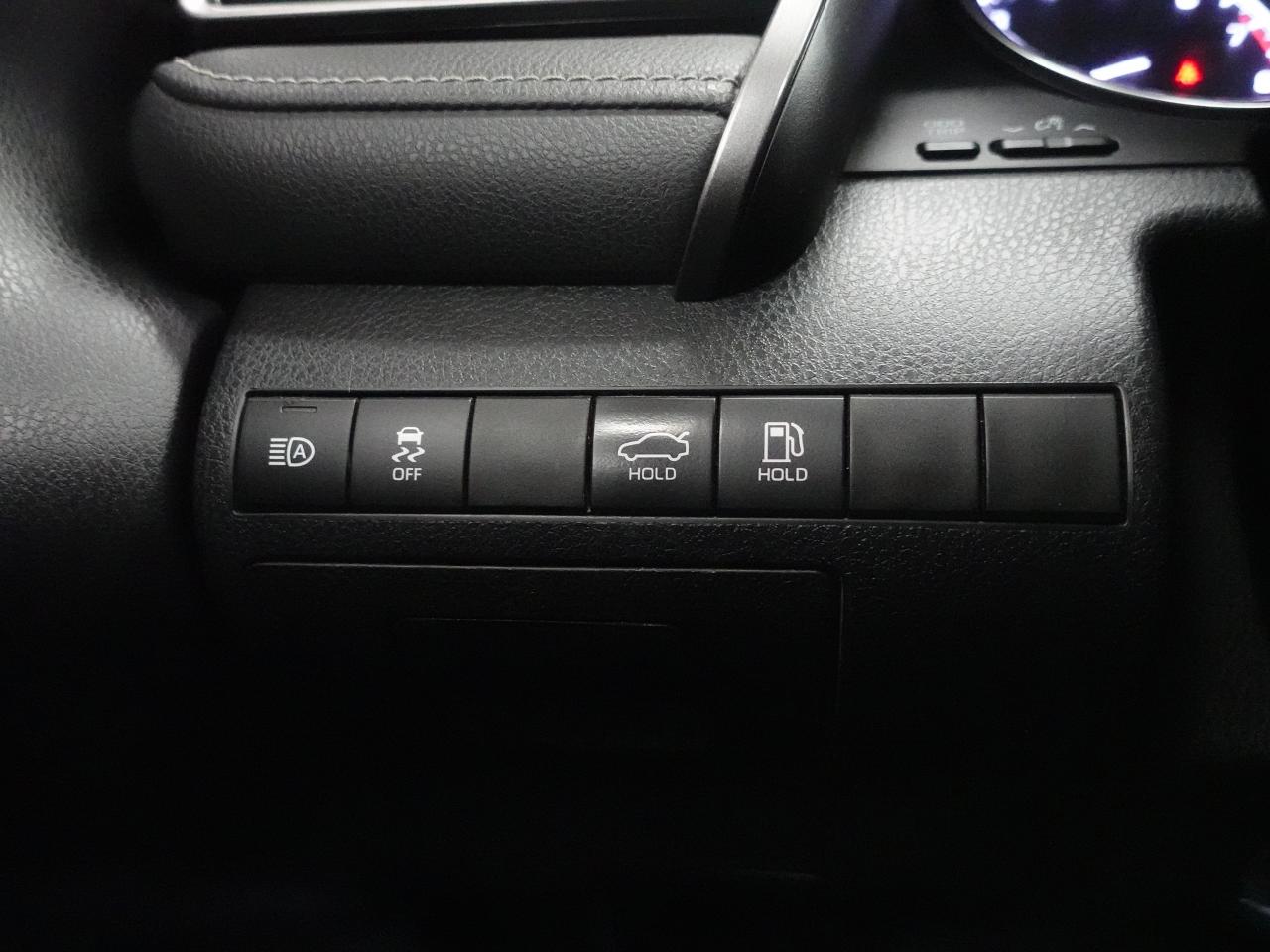 2020 Toyota Camry SE UPGRADE | Leather | Sunroof | LaneDep | CarPlay