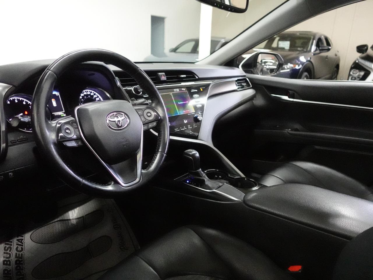 2020 Toyota Camry SE UPGRADE | Leather | Sunroof | LaneDep | CarPlay