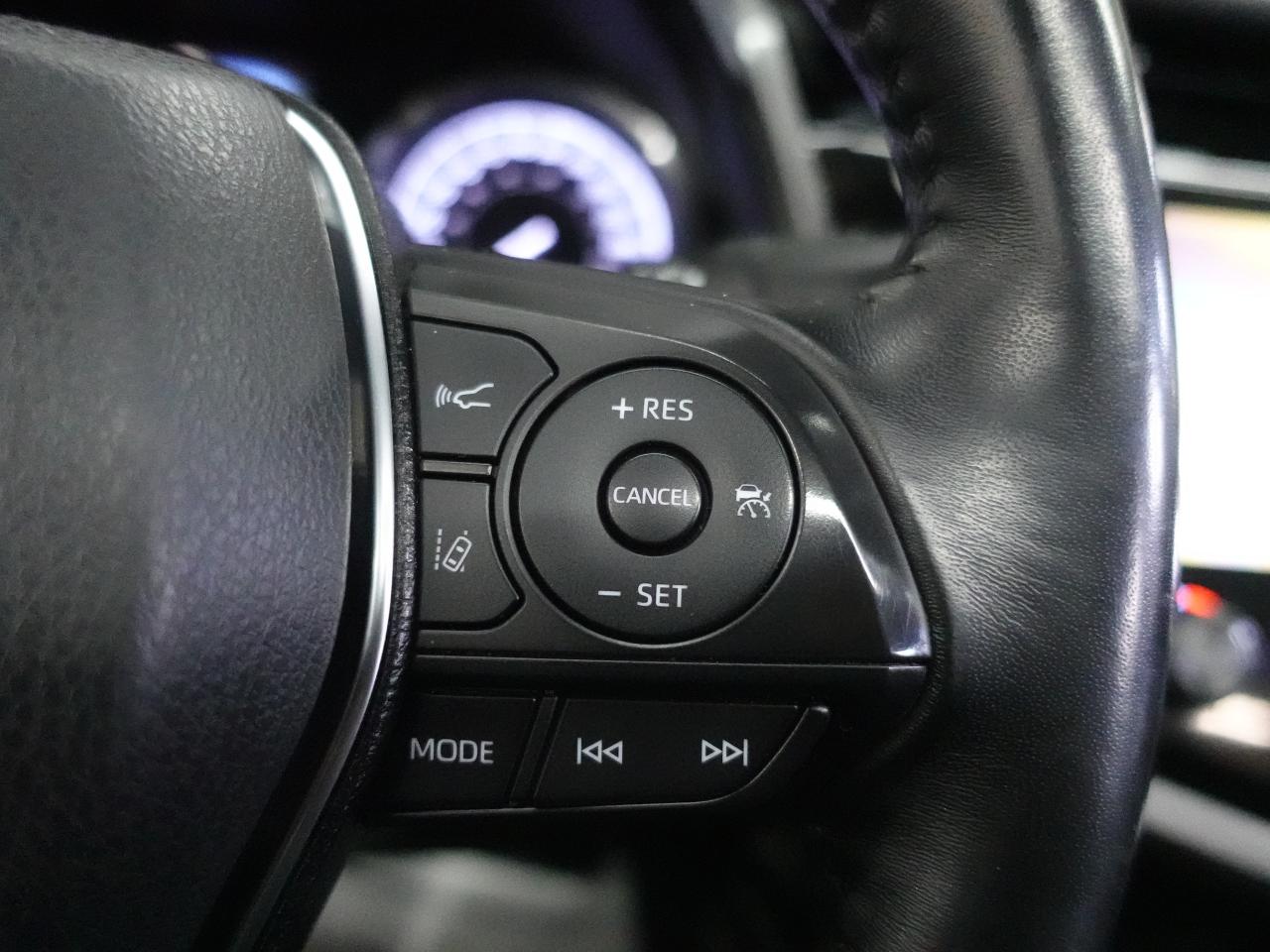 2020 Toyota Camry SE UPGRADE | Leather | Sunroof | LaneDep | CarPlay