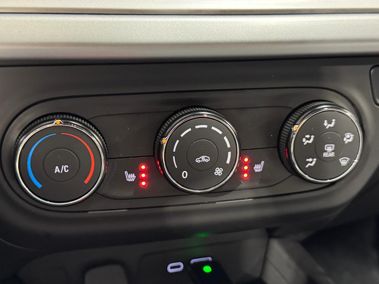 2024 Chevrolet Trax 1RS+ApplePlay+ONE OWNER+CLEAN CARFAX Photo30