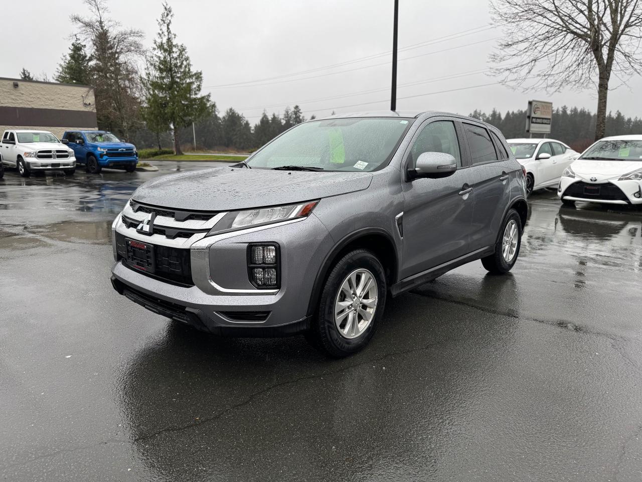 2023 Mitsubishi RVR SE