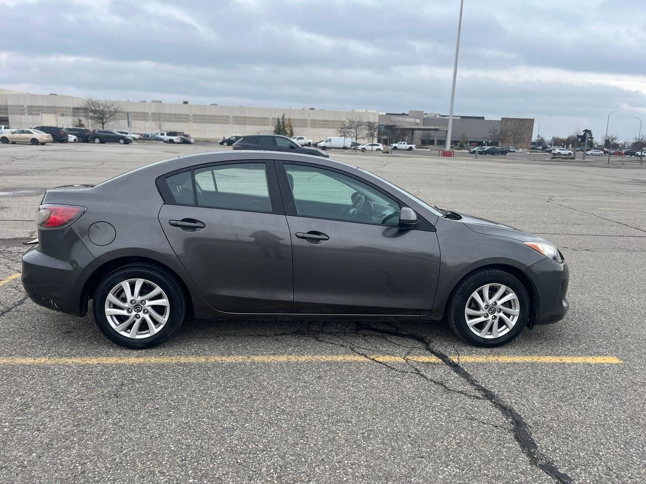 2013 Mazda MAZDA3 4dr Sdn Auto GX Photo