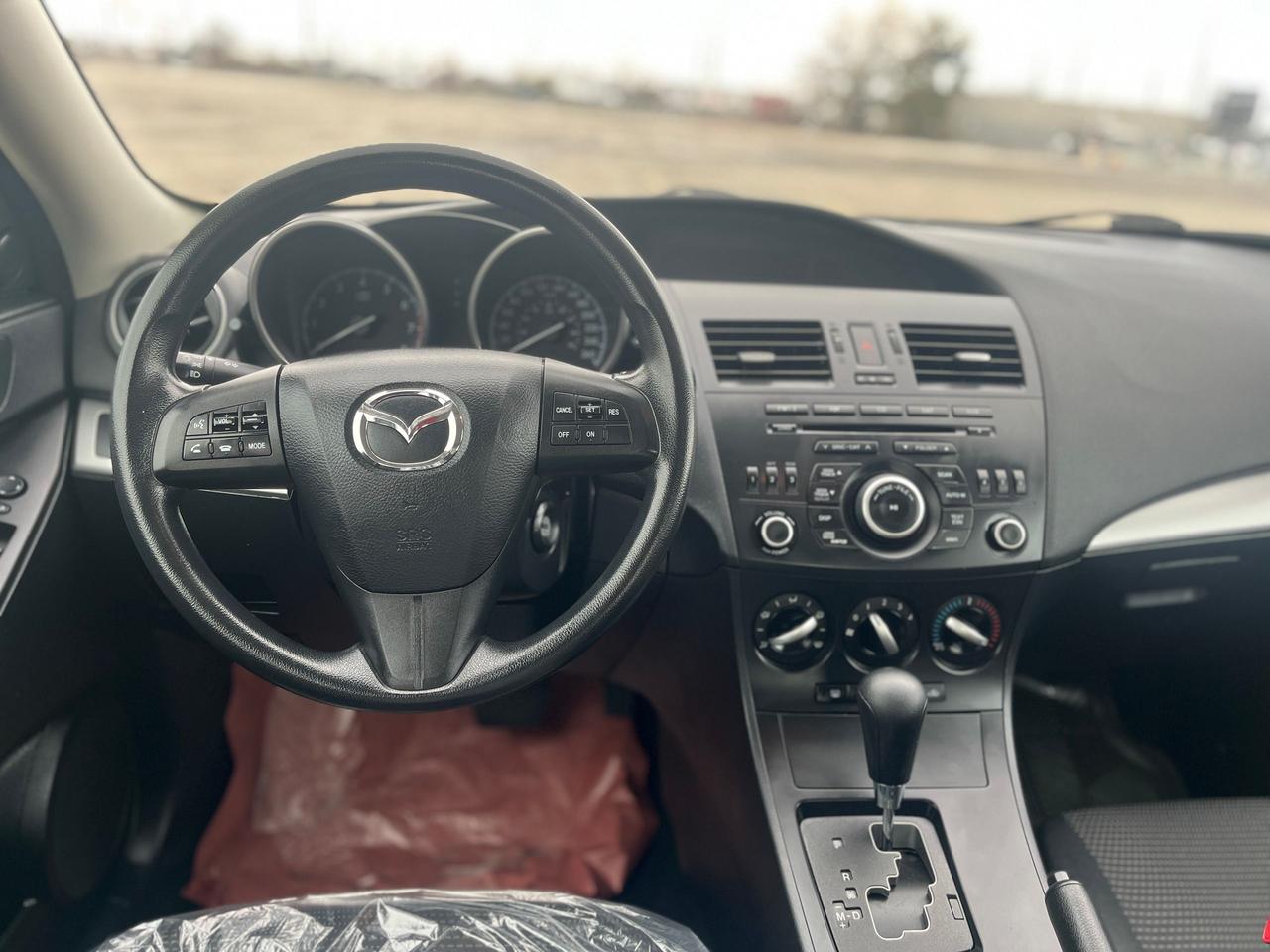 2013 Mazda MAZDA3 4dr Sdn Auto GX Photo