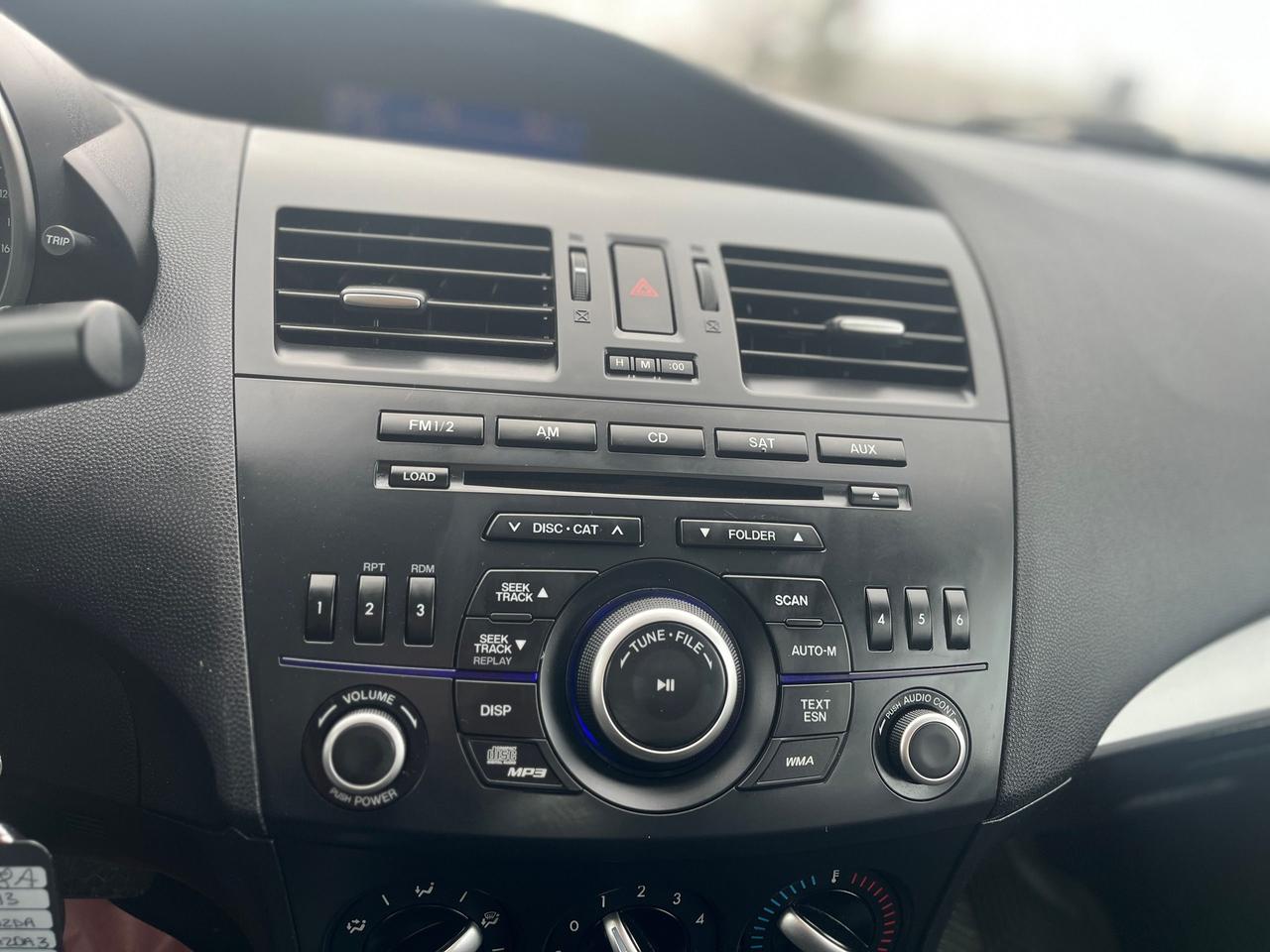 2013 Mazda MAZDA3 4dr Sdn Auto GX Photo