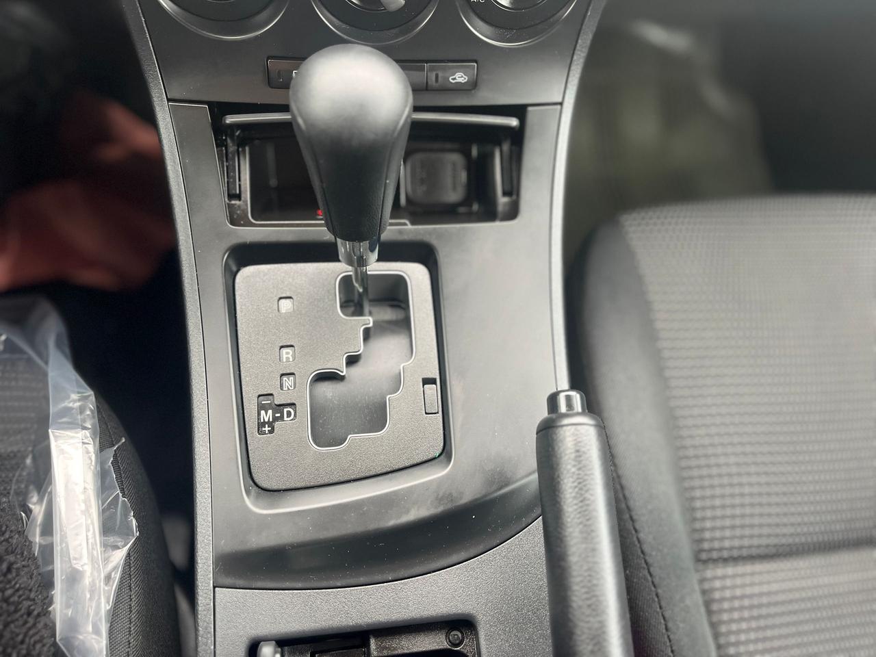 2013 Mazda MAZDA3 4dr Sdn Auto GX Photo