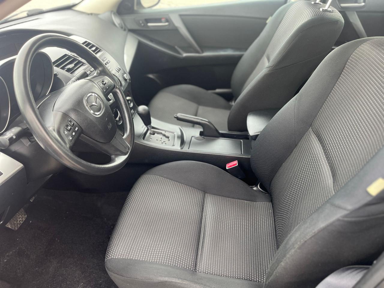 2013 Mazda MAZDA3 4dr Sdn Auto GX Photo