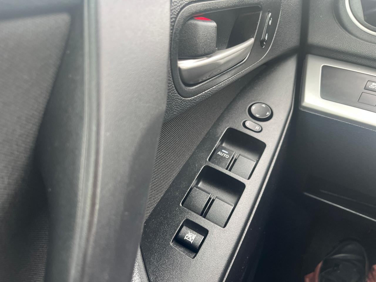 2013 Mazda MAZDA3 4dr Sdn Auto GX Photo