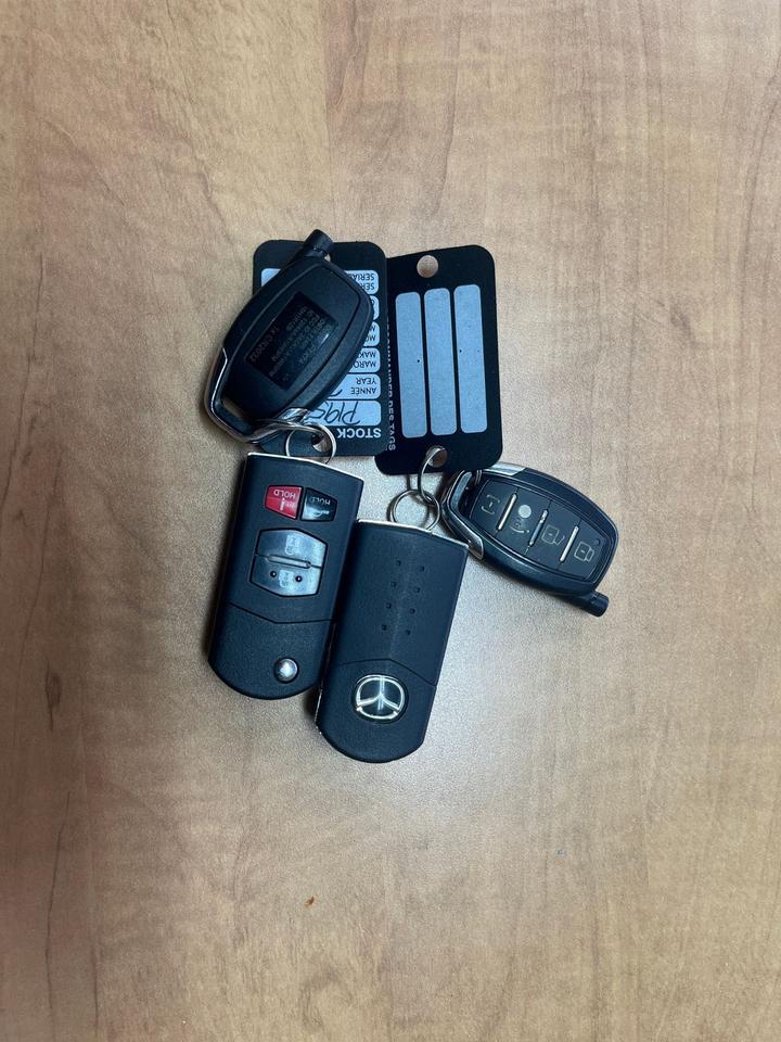 2013 Mazda MAZDA3 4dr Sdn Auto GX Photo