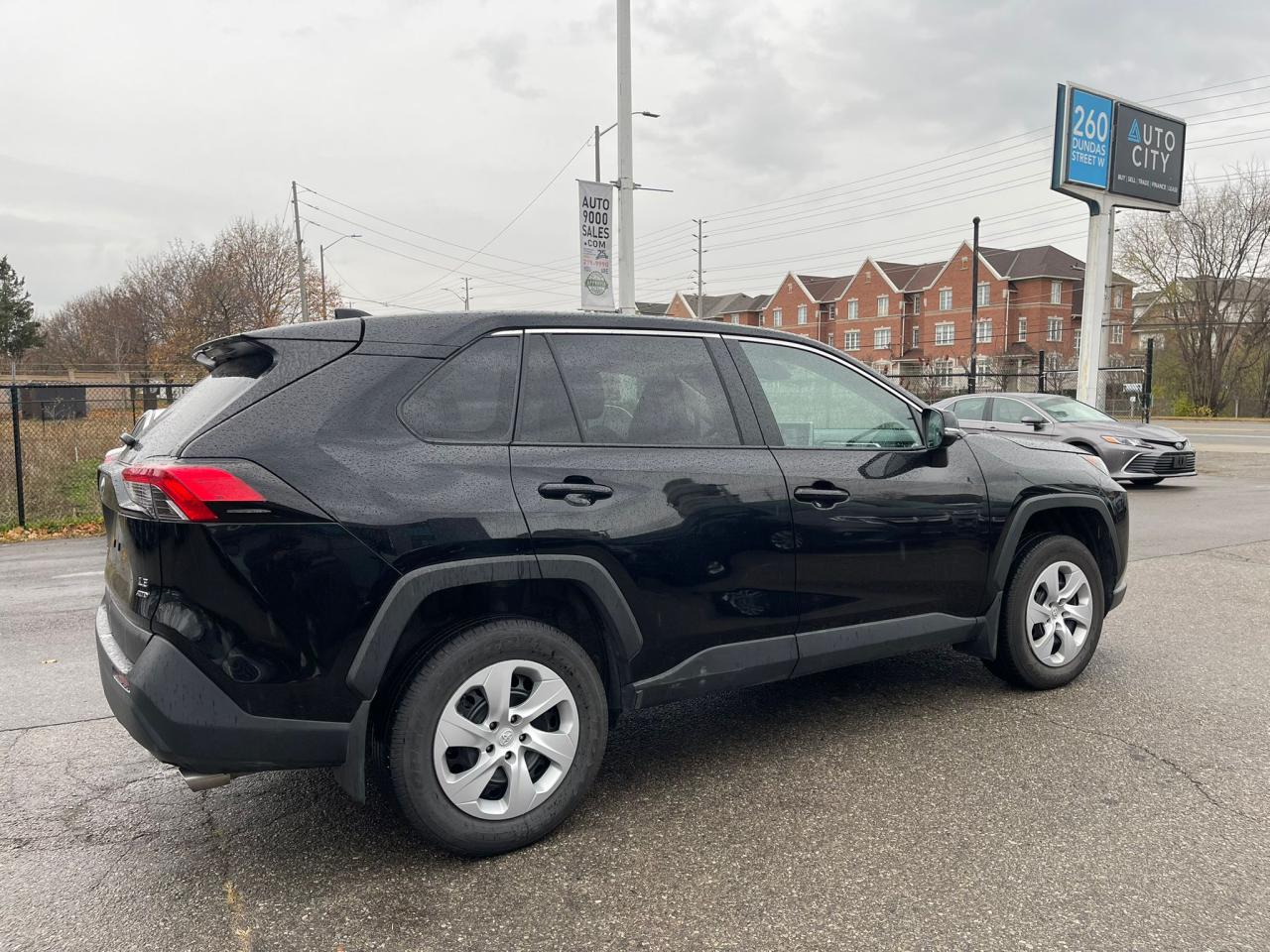 2025 Toyota RAV4 LE AWD | NO ACCIDENTS | CLEAN CARFAX | - Photo #4