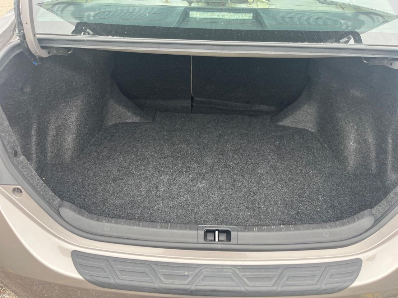 2014 Toyota Corolla 4dr Sdn CVT LE ECO Photo