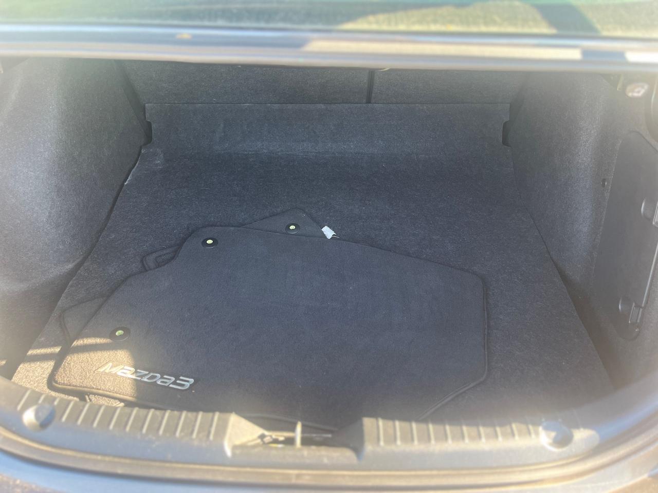 2015 Mazda MAZDA3 4dr Sdn Auto GS Photo