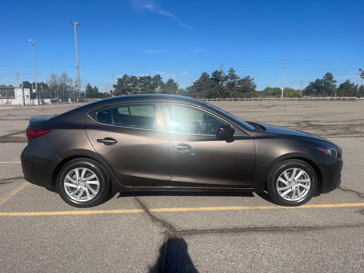2015 Mazda MAZDA3 4dr Sdn Auto GS Photo