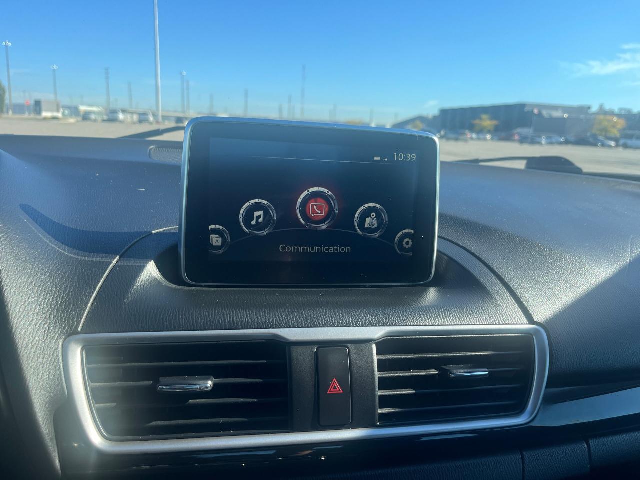 2015 Mazda MAZDA3 4dr Sdn Auto GS Photo