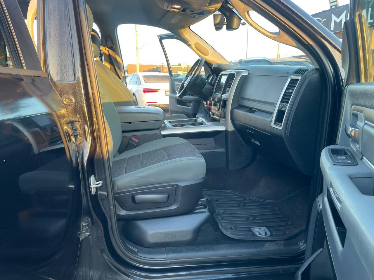 2016 RAM 1500 4WD Crew Cab 149" Outdoorsman 5.7HEMI NO ACCIDENT - Photo #21