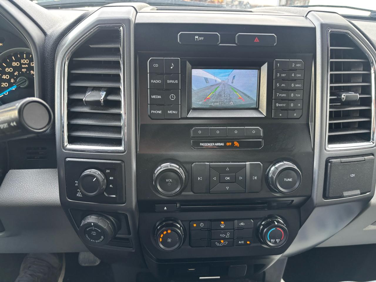 2016 Ford F-150 XLT 4WD CREW CAB V8 - Photo #7