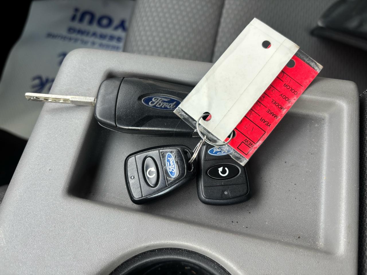 2016 Ford F-150 XLT 4WD CREW CAB V8 - Photo #6