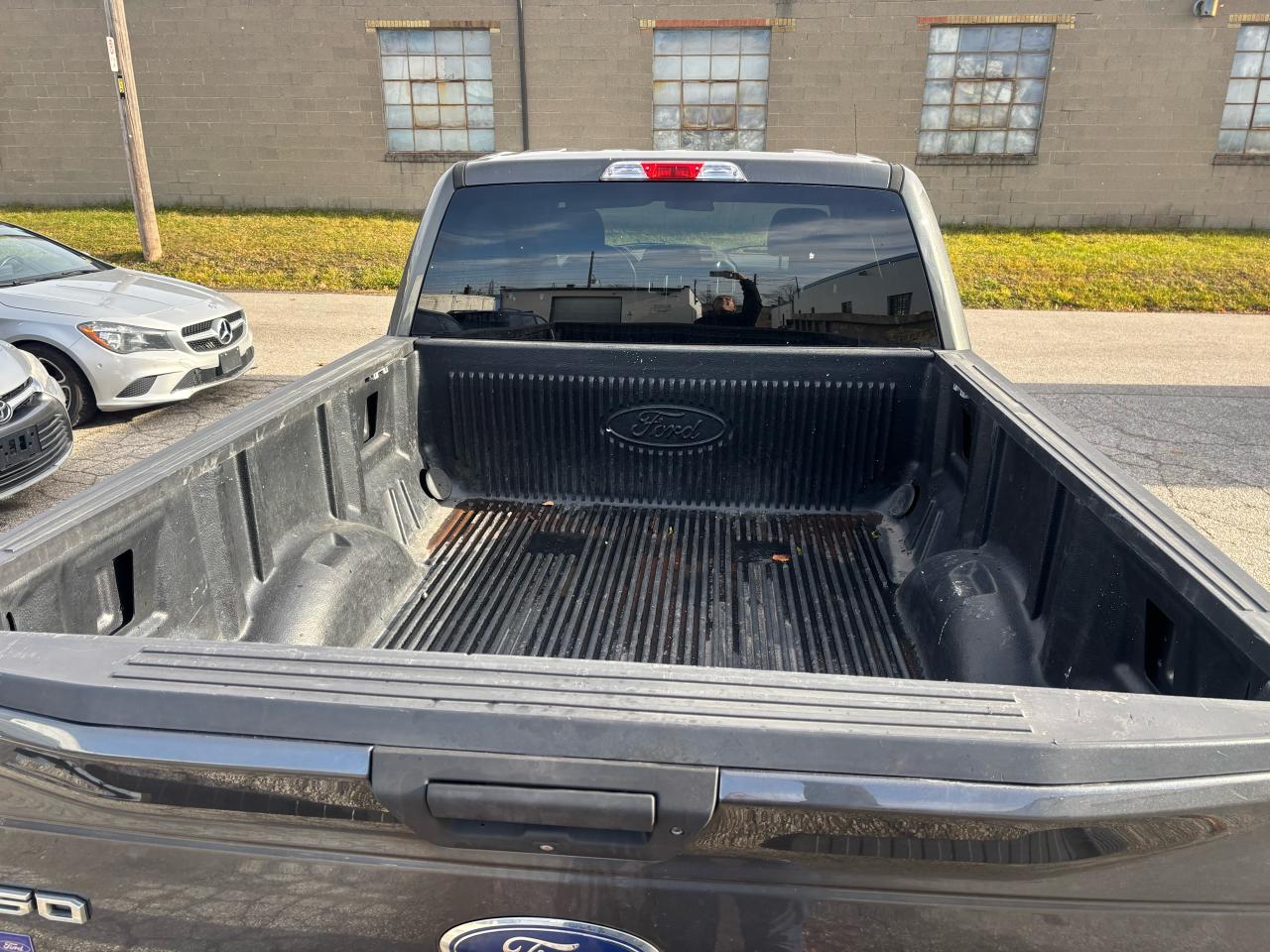 2016 Ford F-150 XLT 4WD CREW CAB V8 - Photo #8