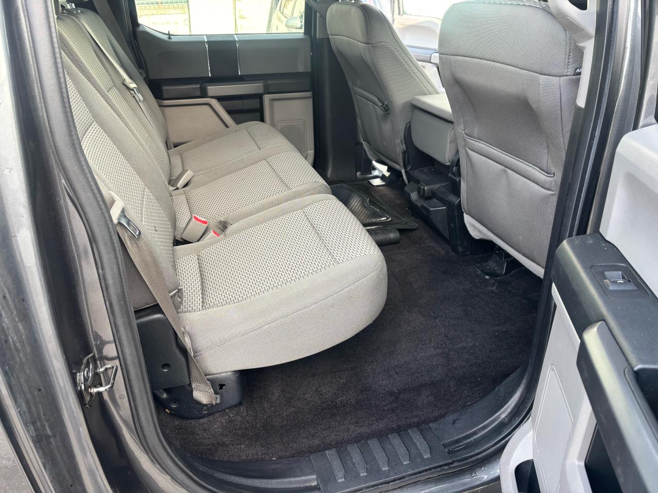 2016 Ford F-150 XLT 4WD CREW CAB V8 - Photo #3