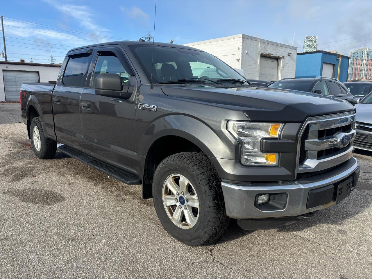 2016 Ford F-150 XLT 4WD CREW CAB V8 - Photo #2