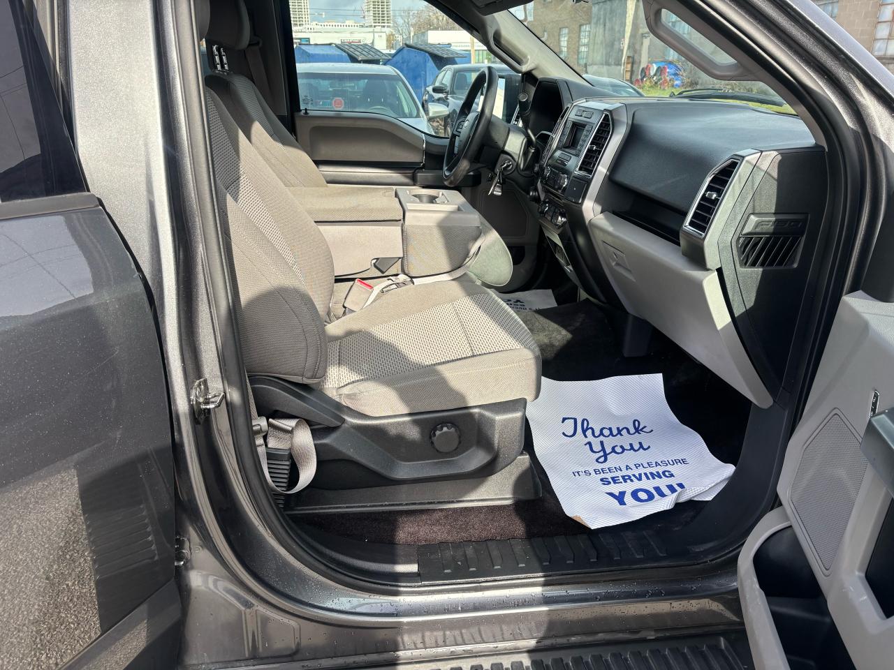 2016 Ford F-150 XLT 4WD CREW CAB V8 - Photo #12