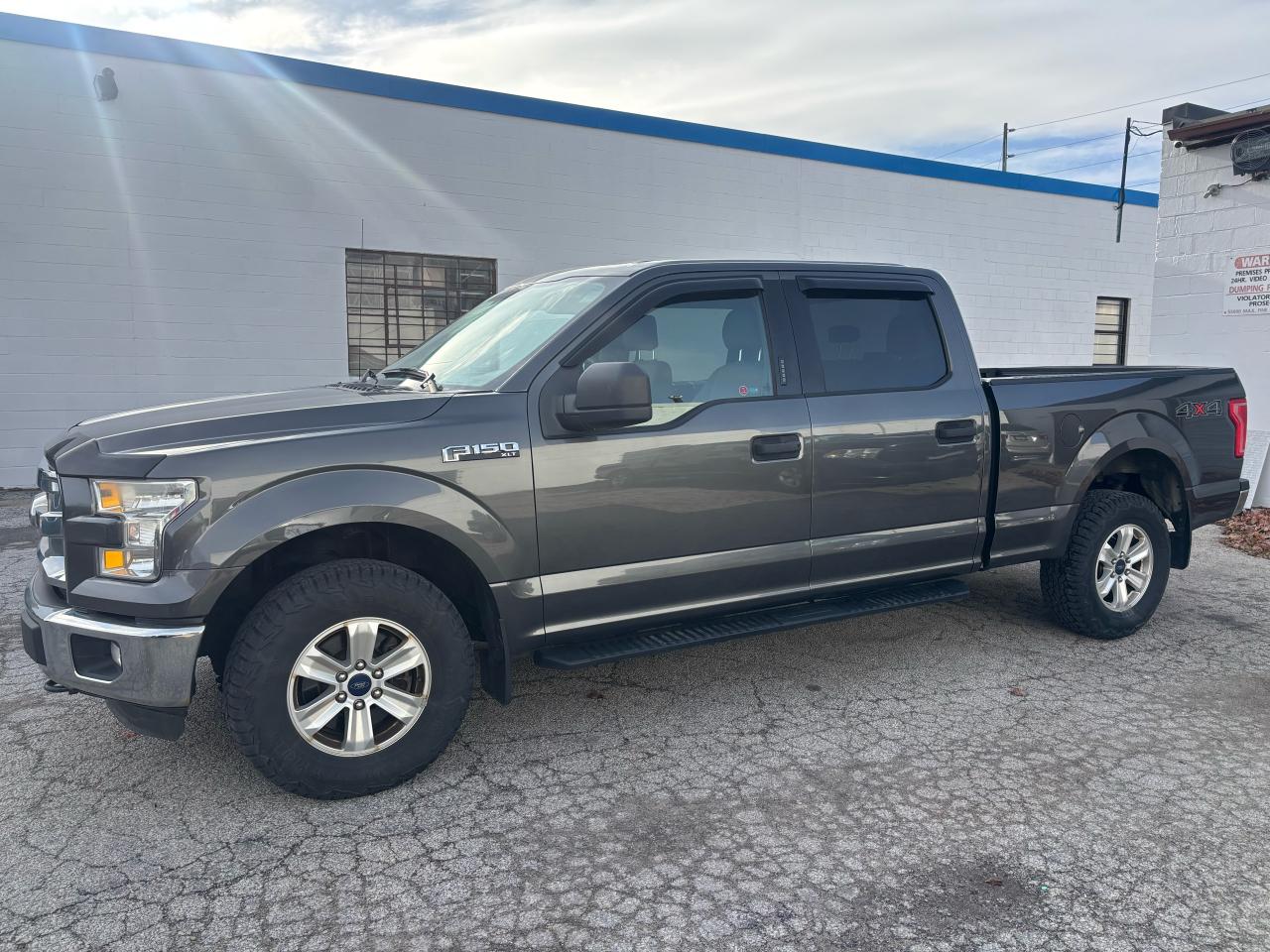 2016 Ford F-150 XLT 4WD CREW CAB V8 - Photo #18