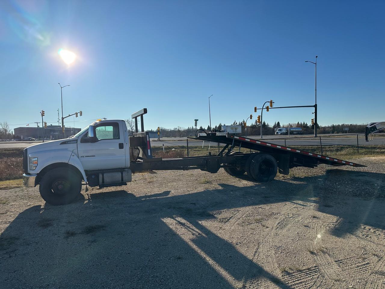 Used 2018 Ford Chassis Regular Cab Roll Back Tow Truck for sale in Elie, MB