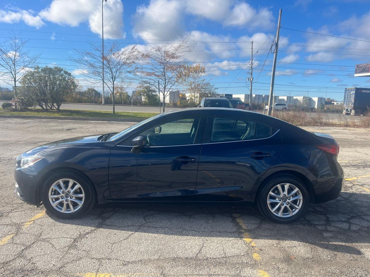 2016 Mazda MAZDA3 4dr Sdn Auto GS Photo2