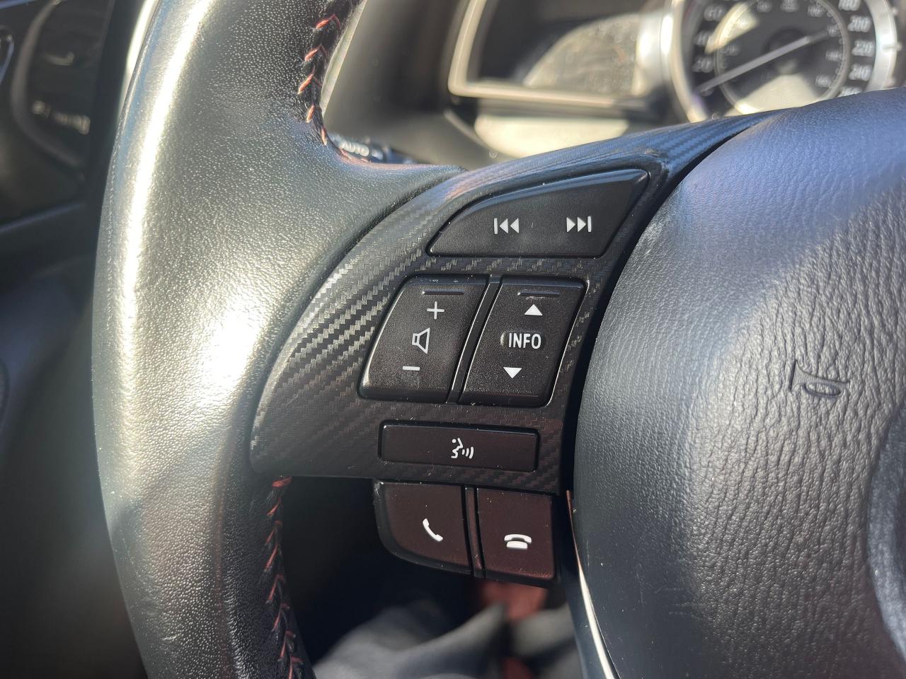 2016 Mazda MAZDA3 4dr Sdn Auto GS Photo