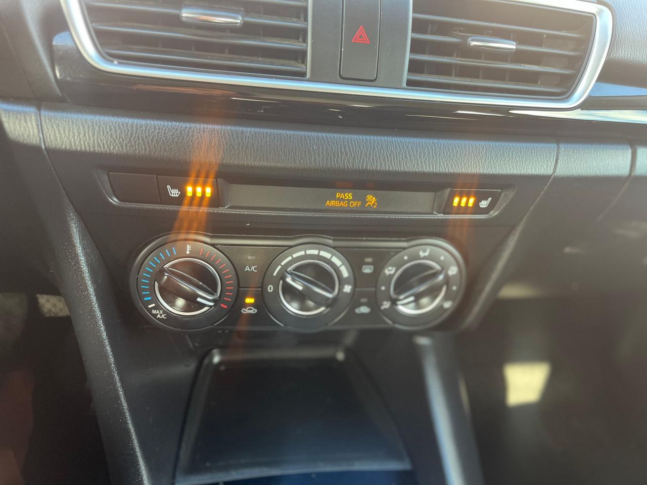 2016 Mazda MAZDA3 4dr Sdn Auto GS Photo