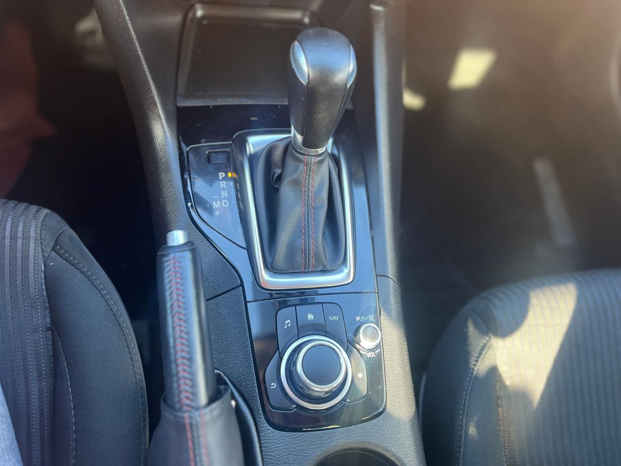 2016 Mazda MAZDA3 4dr Sdn Auto GS Photo