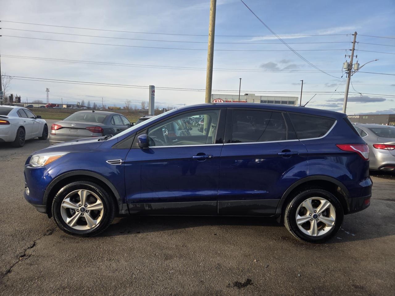 2013 Ford Escape SE, AUTO, 4 CYL, LOW KMS, ONLY 71,000KMS, CERT - Photo #2