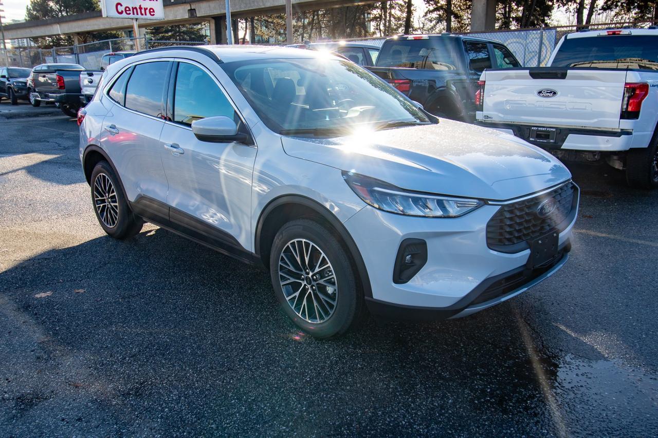 2026 Ford Escape PHEV FWD Hybrid Photo3