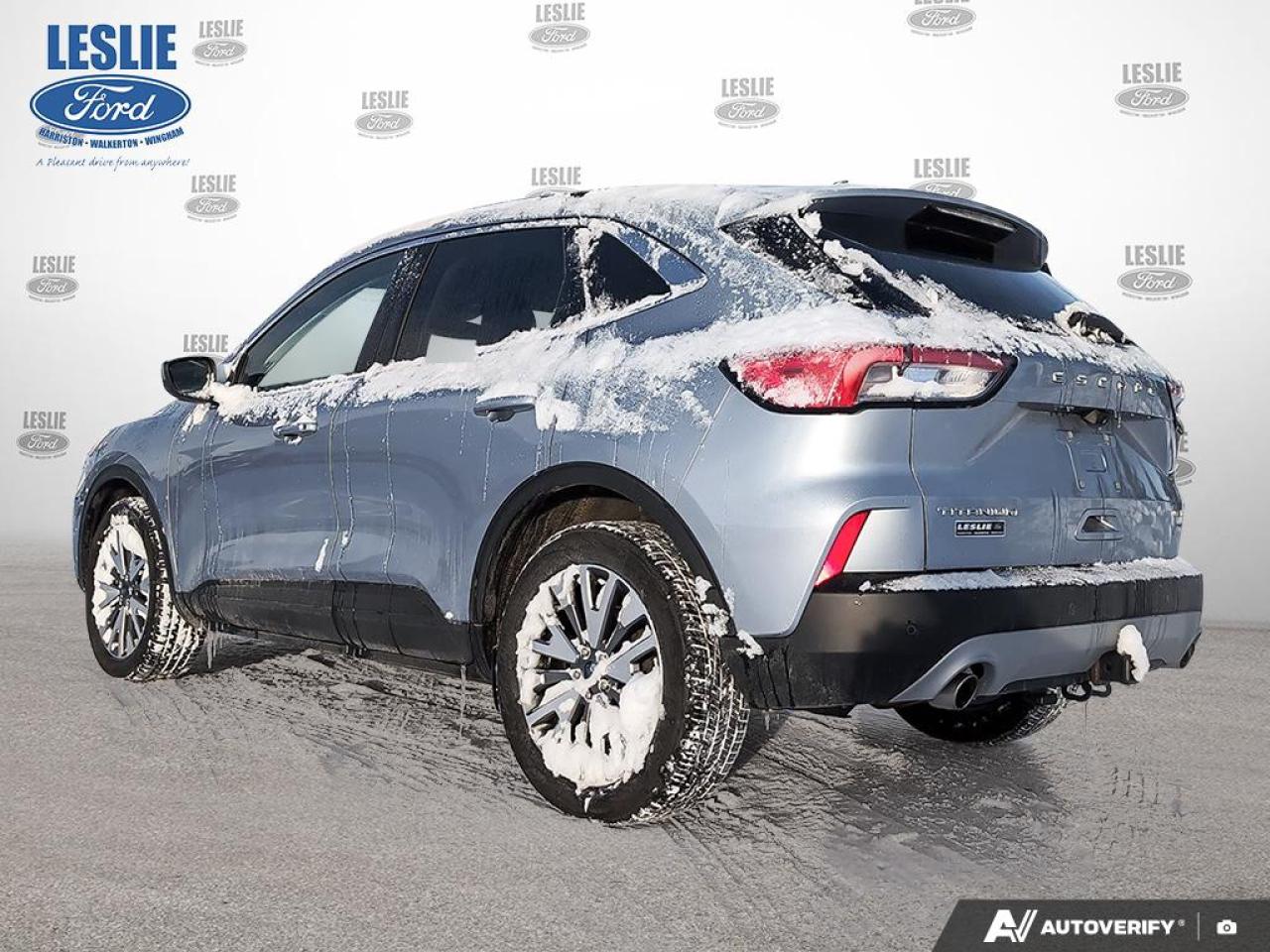 2022 Ford Escape Titanium AWD Photo3