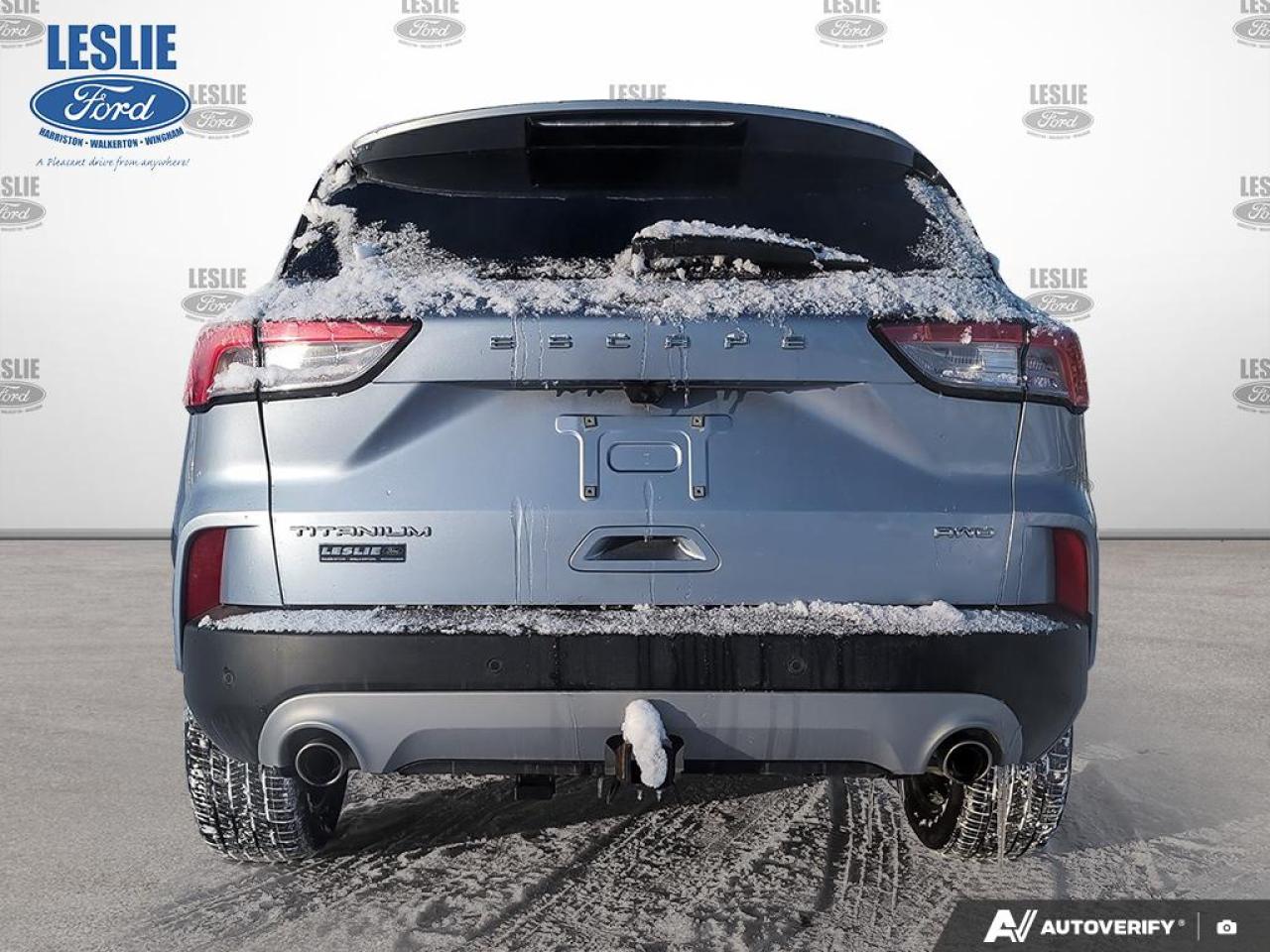 2022 Ford Escape Titanium AWD Photo4