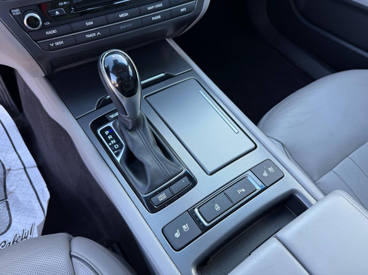 2015 Hyundai Genesis 4dr Sdn Luxury Photo