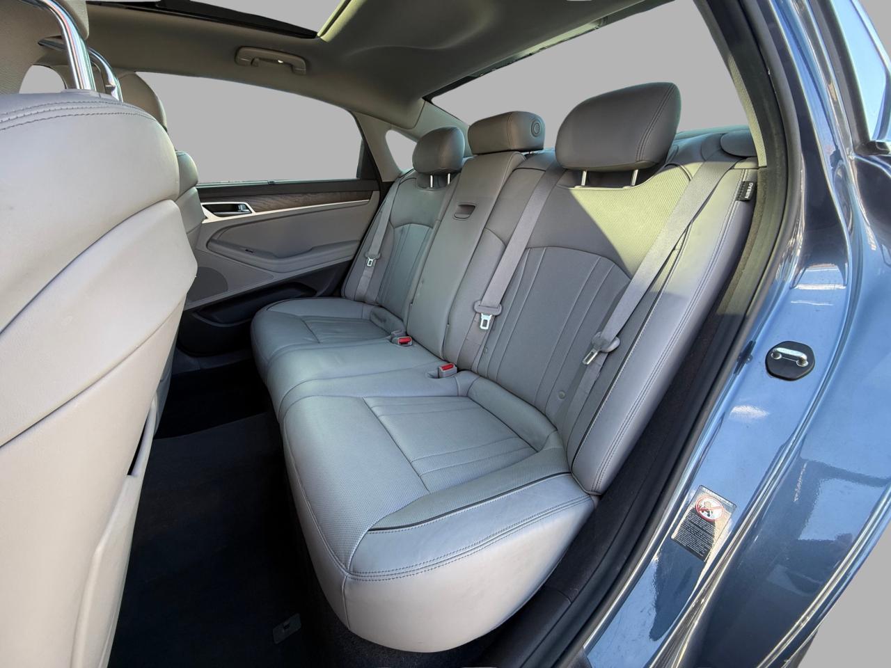 2015 Hyundai Genesis 4dr Sdn Luxury Photo