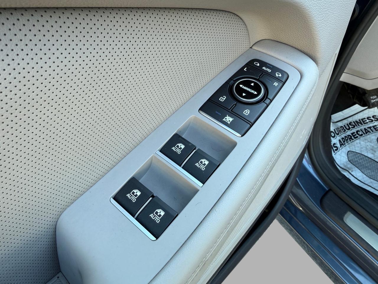 2015 Hyundai Genesis 4dr Sdn Luxury Photo