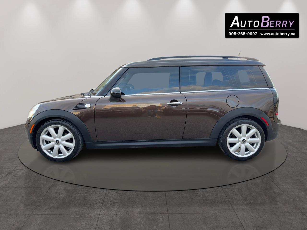 2010 MINI Cooper Clubman 2DR CPE Photo4
