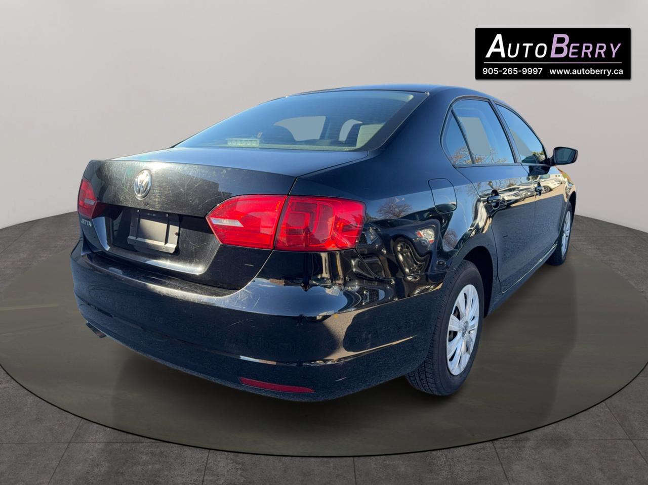 2013 Volkswagen Jetta 4dr 2.0L Man Trendline Photo