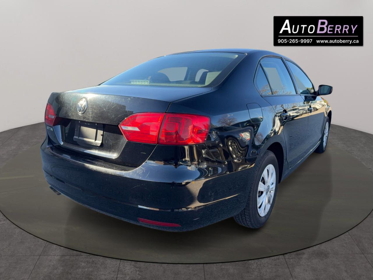 2013 Volkswagen Jetta 4dr 2.0L Man Trendline Photo