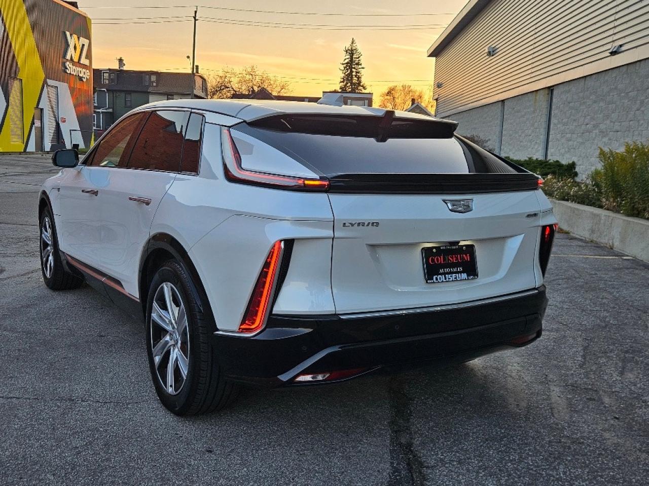 2024 Cadillac LYRIQ TECH-ELECTRIC-500KM RANGE-1 OWNER-CLEAN CARFAX Photo2