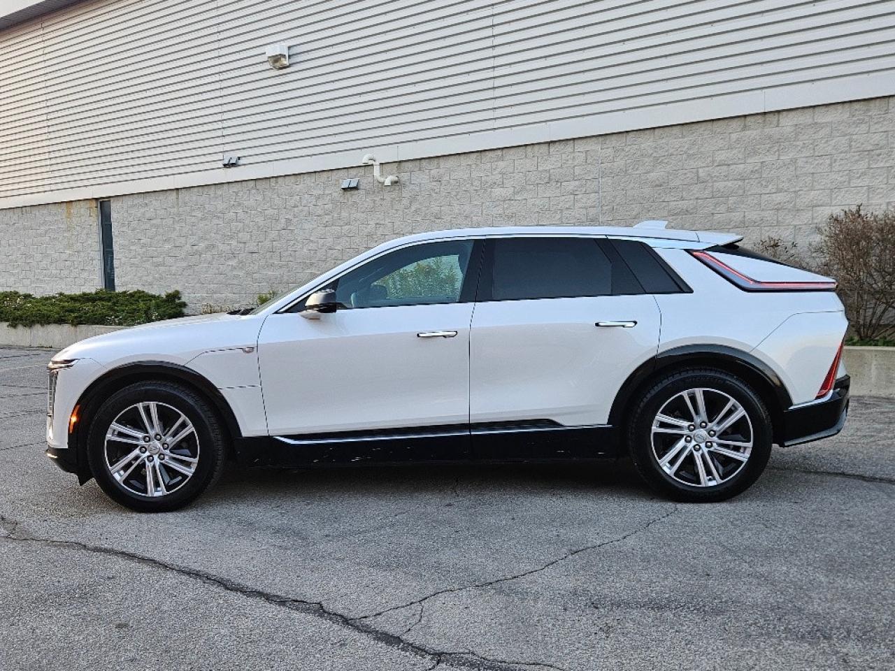 2024 Cadillac LYRIQ TECH-ELECTRIC-500KM RANGE-1 OWNER-CLEAN CARFAX Photo