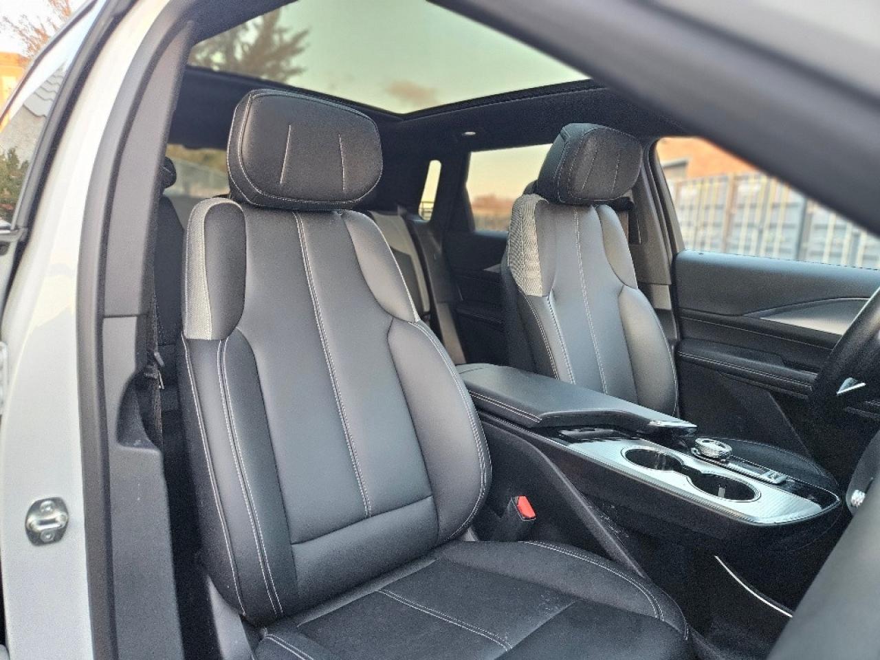 2024 Cadillac LYRIQ TECH-ELECTRIC-500KM RANGE-1 OWNER-CLEAN CARFAX Photo