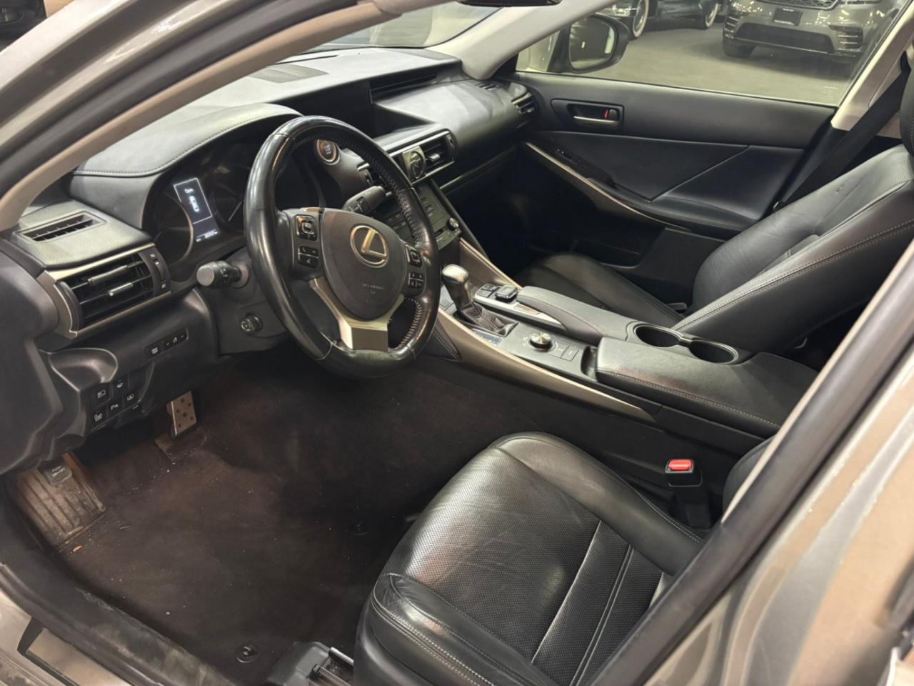 2017 Lexus IS 300 4dr Sdn AWD Photo