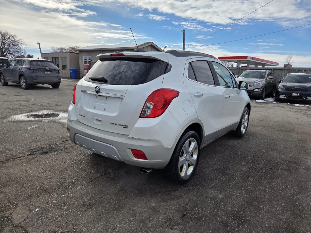 2015 Buick Encore Leather, AWD, WELL MAINTAINED, CERTIFIED Photo4
