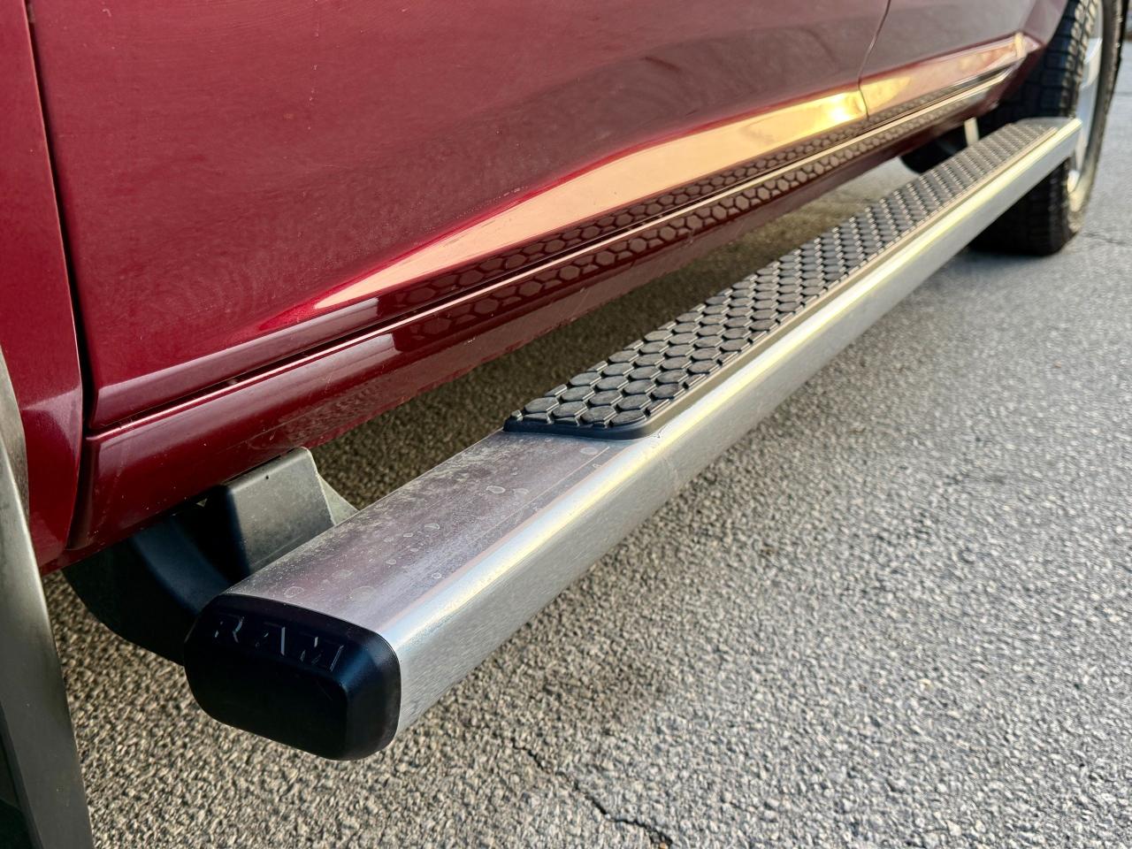 2016 RAM 1500 Classic 4WD Crew Cab 140.5" ST - Photo #10