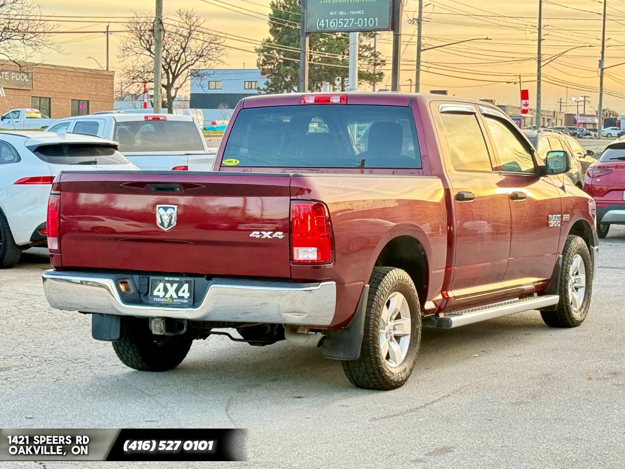 2016 RAM 1500 Classic 4WD Crew Cab 140.5" ST Photo4
